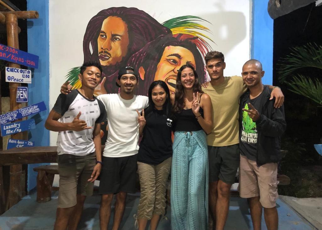 Komodoku One Love Homestay And Tour 라부안 바조 외부 사진
