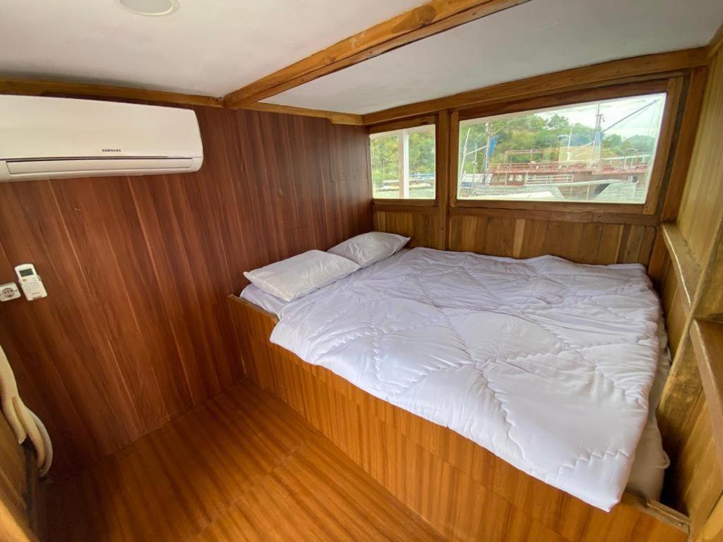 Komodoku One Love Homestay And Tour 라부안 바조 외부 사진