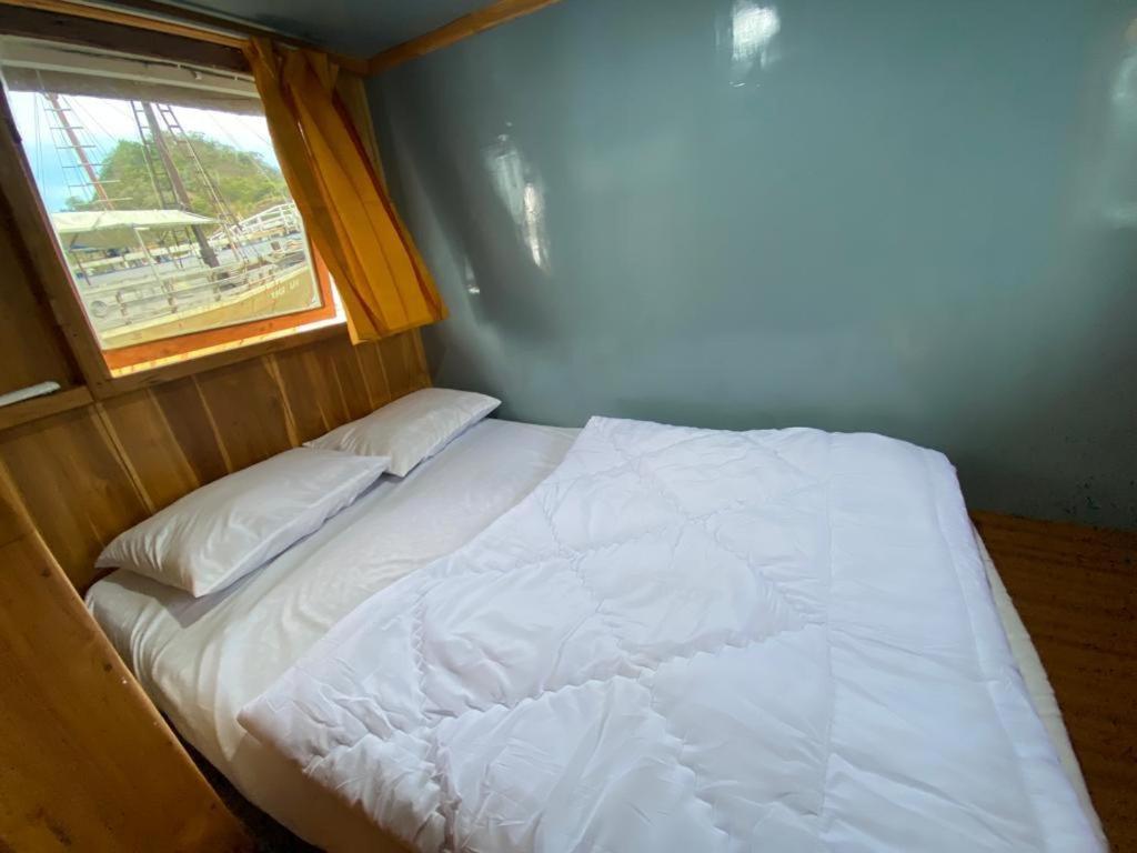 Komodoku One Love Homestay And Tour 라부안 바조 외부 사진