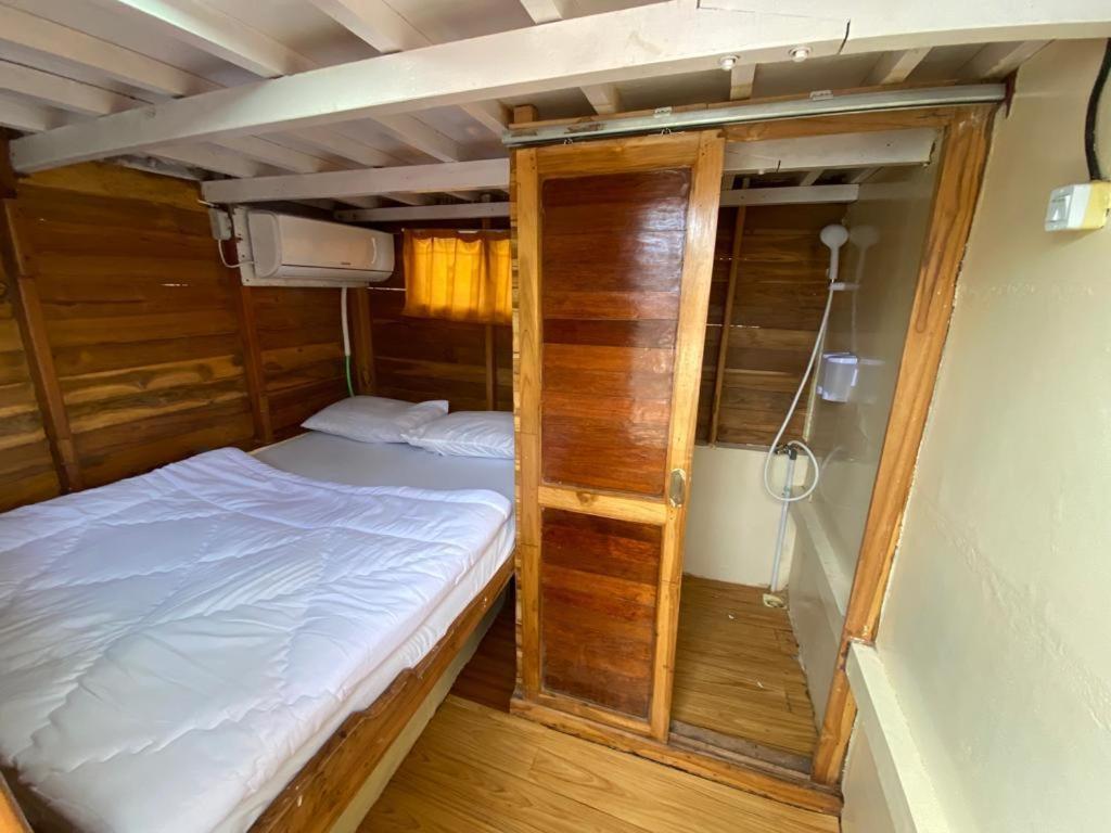 Komodoku One Love Homestay And Tour 라부안 바조 외부 사진
