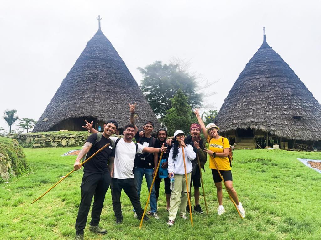 Komodoku One Love Homestay And Tour 라부안 바조 외부 사진