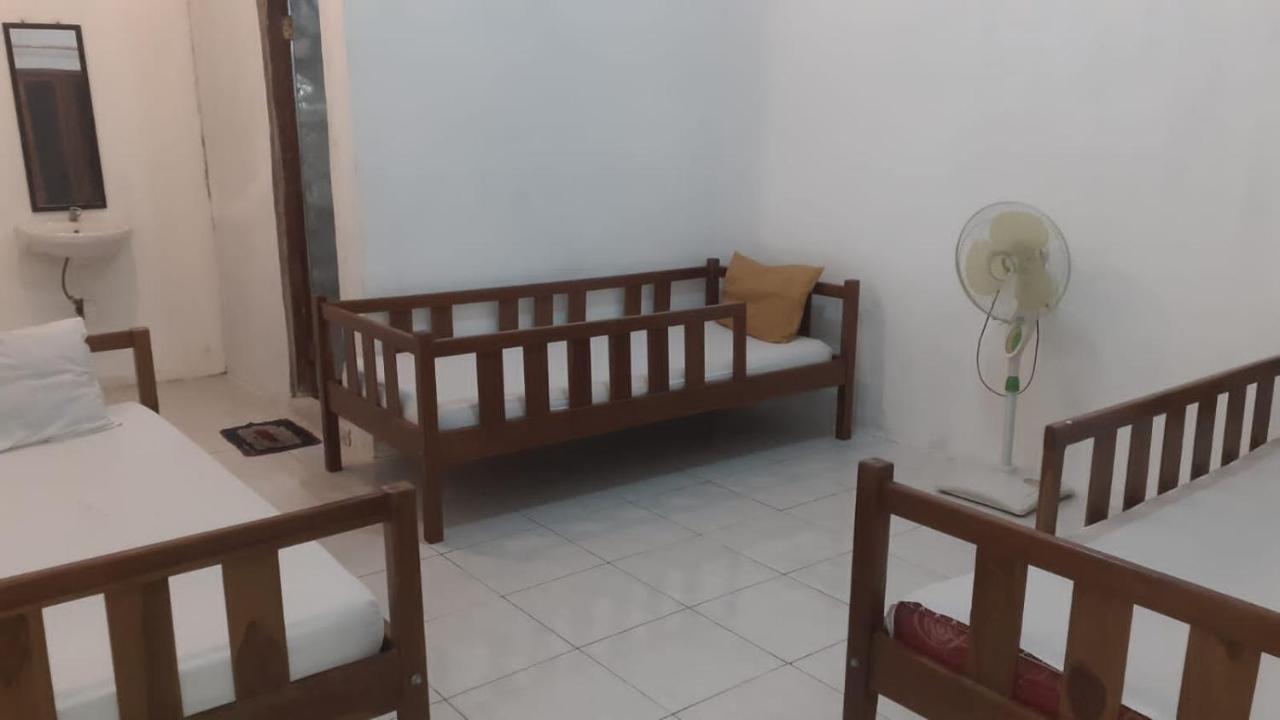 Komodoku One Love Homestay And Tour 라부안 바조 외부 사진