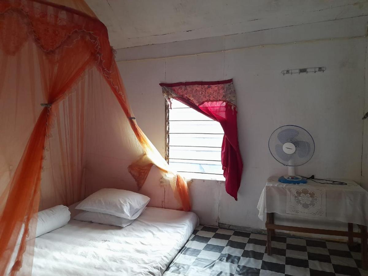 Komodoku One Love Homestay And Tour 라부안 바조 외부 사진