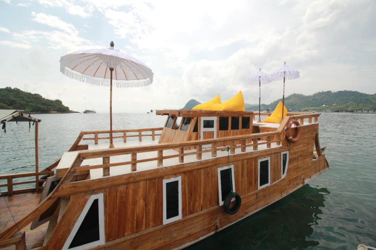Komodoku One Love Homestay And Tour 라부안 바조 외부 사진