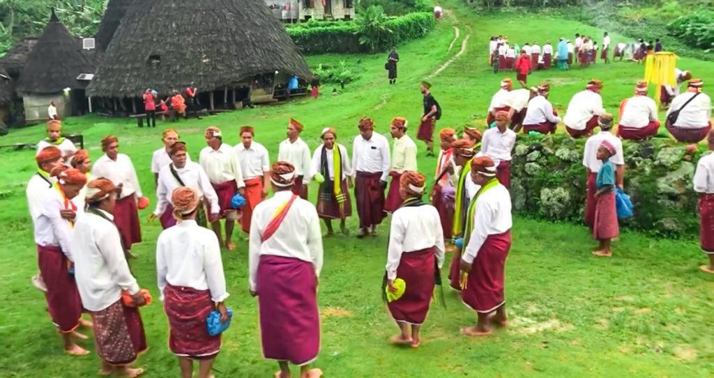 Komodoku One Love Homestay And Tour 라부안 바조 외부 사진